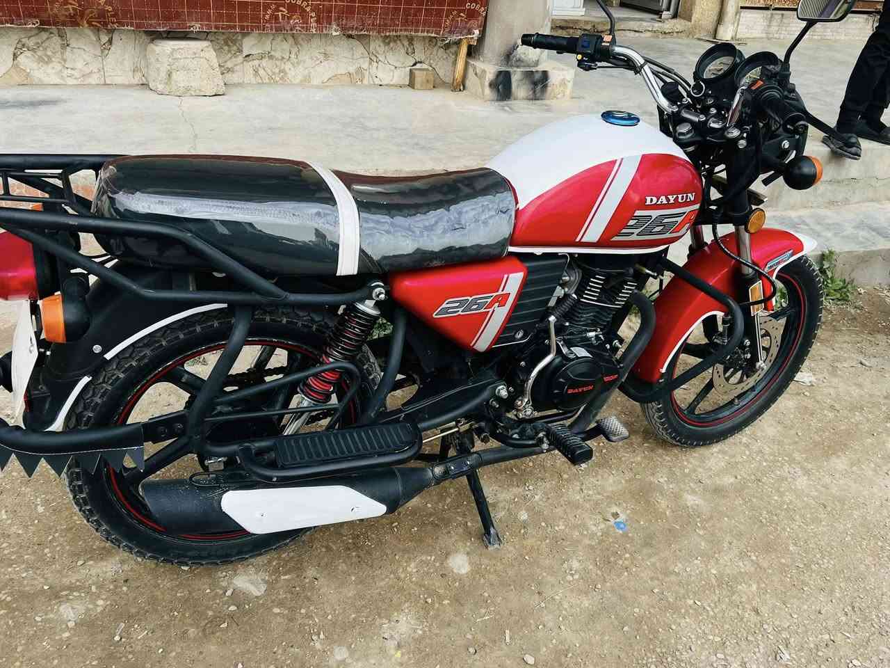 السلام عليكم
دايوان موديل 23
لون ماروني
اوراق سحب 
كفالة عامة الدراجة 
كهربائيات محرك كلة كفالة 
السعر مليون و 150 بي مجال قليل 
***********
