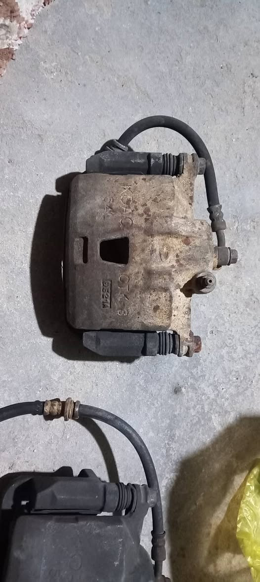 براكيت امامي 
زوج طبلات
زوج فجوج
بولبرن خلفي
صني كوري اصليات


**إذا كنت صاحب هذا الإعلان وتريد حذفه لأي سبب، رجاءا أرسل رسالة إلى الدعم الفني**