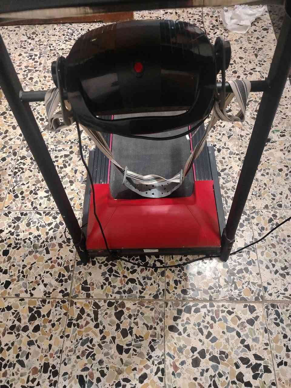 سلام عليكم جهاز جري رياضي نضيف مستعمل مو هواي مثل ما واضح بل صوره المكان بغداد المعامل ما موجود فيس لاستفسار عسعر ***********
