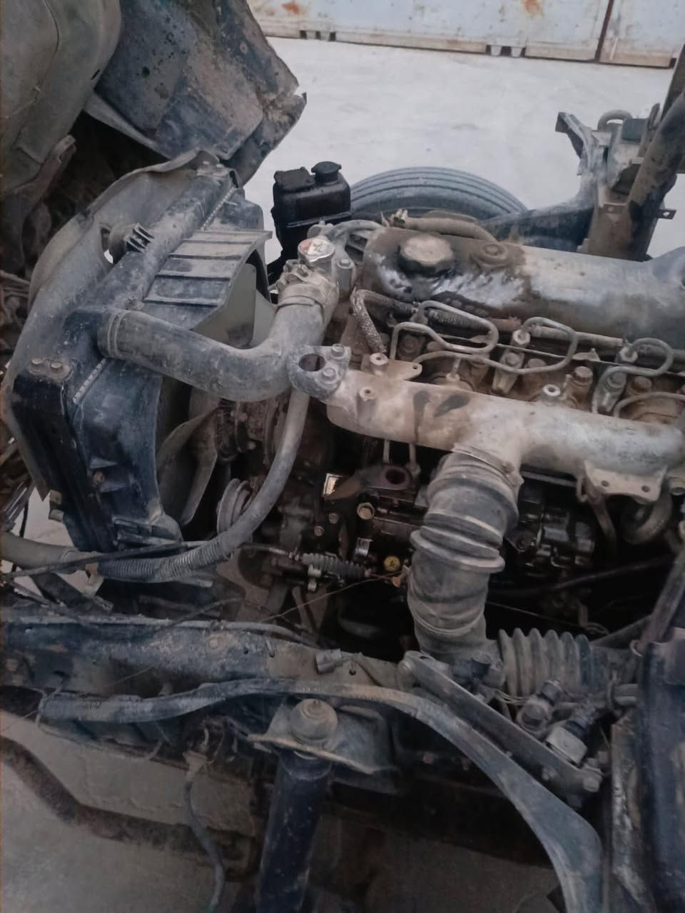 السلام عليكم 
كنتر مستبوشي للبيع 1997 
السياره نضيفه وحلوه ( محور) 
طول البدي 4 أمتار ونص للأستفسار اكثر ***********
المكان ناصريه
