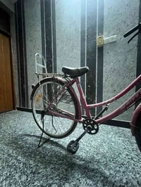 بايسكل للبييع على حطته السعر 45 وبي مجال بغداد حي جميله الرقم 07716583...