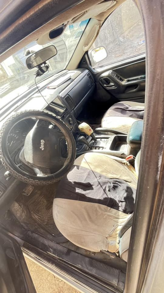 السلام عليكم    جيب  كراند  شيروكي 2 200
للبيع  سعرها   55 ورقة  وبيها  مجال  شوية حك  الجية

 شغالة وين  ما  تريد  تروح  بيها 

 بيها  نواقص  بسيطة كلش

 بأسمي   الهزة نافذة  2026

 صدرها  جديد  كامل  تايرات  نضيفة

مابيها  صرف  بانزين  ايد  مكينة بلادي  6

 بغداد  

 وهذا  رقمي  ***********
