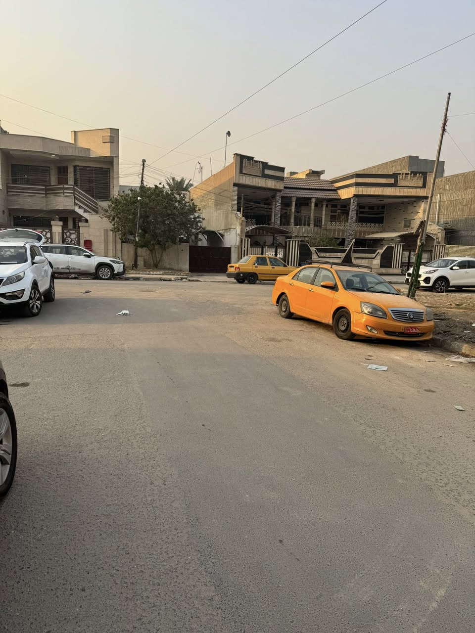 السلام عليكم
➖ارض للبيع في شارع فلسطين  :-  
▪️المساحة : 45 م  الواجهه : 5 م    النزال :9 م   
▪️محله :  510 موقع ممتاز شارع نافذ 
                           للاستفسار : 
                           ***********
                          *********** 
عنوان المكتب //  تقاطع النخله قرب مطعم قدوري مكتب الرحمن ّ
