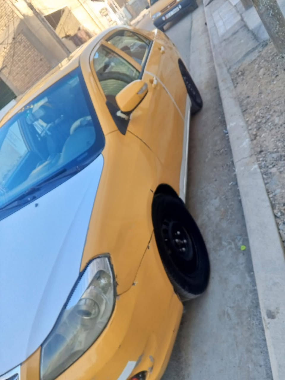 سلام عليكم شباب سيارة بي واي دي  موديل 13 رقم بابل انكليزي  باسمي مصفرة  مكينه بيها بداية رنكات كير يباني اوتماتيك سعر 38 بيها مجال رقم *********** عنوان بغداد الحسينية مال رشدية
