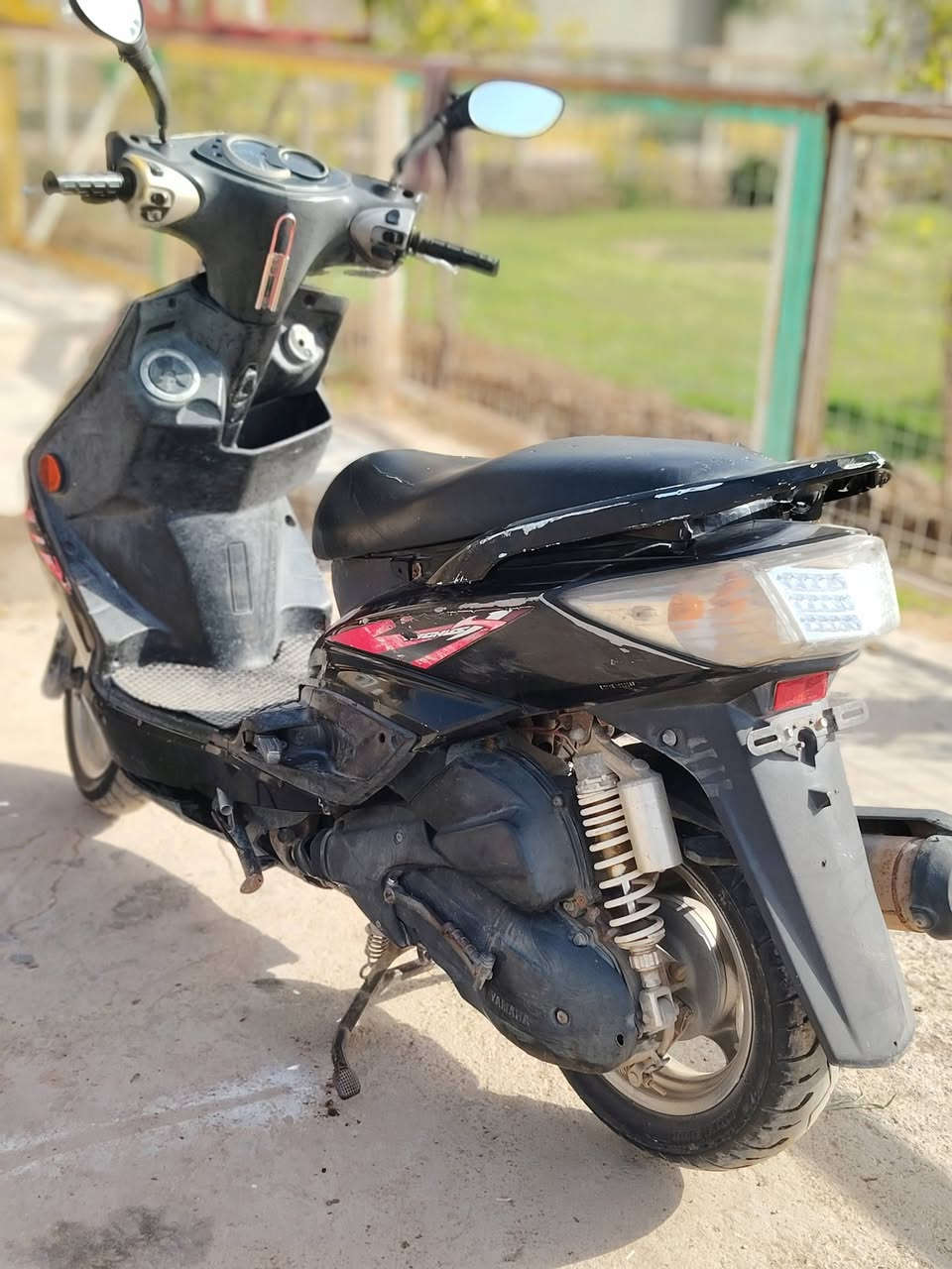 سلام عليكم سكنس فحل نوزل درجه خير من الله كهربيات كلهه شغاله لايت عالي ناصي دبل اشاره هورن بس الكلوب الوره ما يشتغل من ادوس بريك عل سكن يشتغل  سعر ٦٠٠ وبيهه مجال بصيط عنواني  بغداد جسر ديالى الجديد ***********
