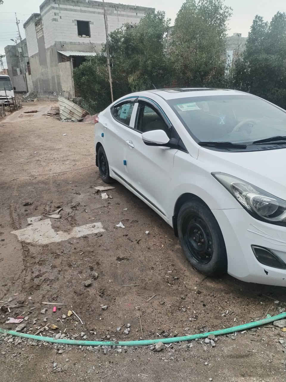 سلام عليكم النتره خليجي ١٣. بيه ضربه خفيفه بلمدكر الأمامي الأيمن. بيه قليل صبغ مكينه ١٨٠٠  دوش سياره فتحه تحكمات. جاهزه رقم أربيل تحويل. مكاني بصره. *********** السعر ٩٠ وبيه مجال قليل.
