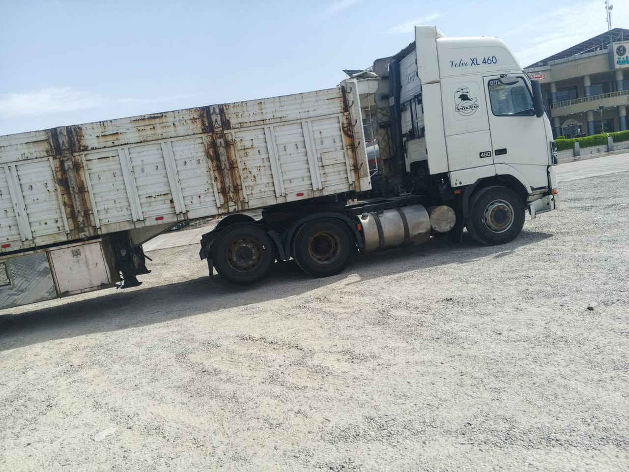 فالفو للبيع ٢٠٠٢ راس وعربانه
السعر ٣١٥ وبيهه مجال ***********
