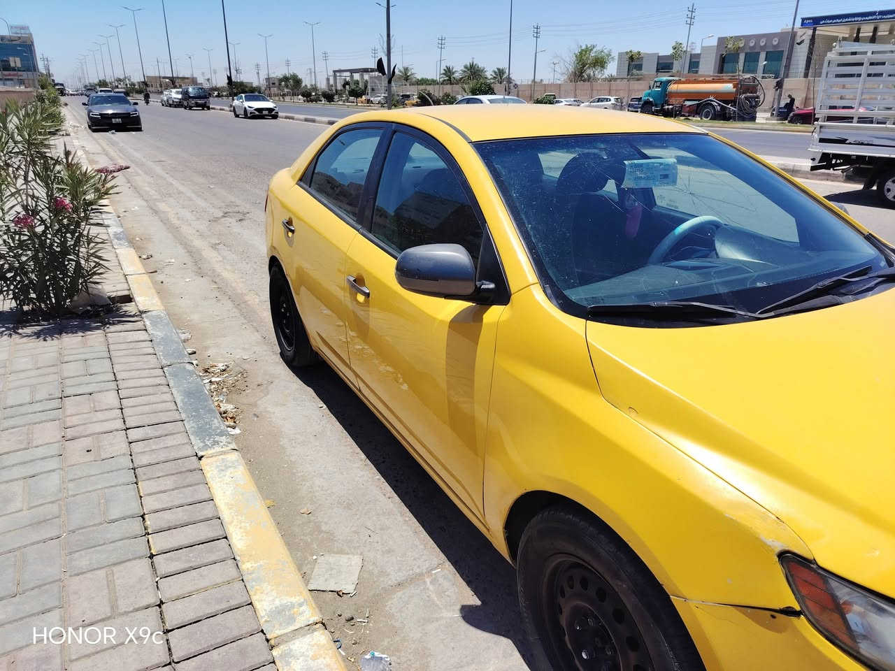 السلام عليكم سياره كيه فورتي 13 كير ومكينه وحدايه وتبريد جاهزه حدثه بل جنطه  مكينه الفين منضومه مال غاز تحويل ثاني يوم  مصفره هيه وغرامات سعر 70  ***********
