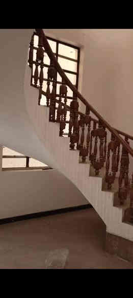 دار للبيع او مراوس
مساحة    300  متر
واجهة      12   متر 

طابقين بناء حديث 
7 غرف نوم و صالة كبيرة و صحيات و منور و كراج سيارة 

جكوك  .. مقابل الضغط .. مع تشجير 300  متر

 للاستفسار التواصل مع

ليث الحمداني للوساطة العقارية 

عندك دار او قطعة ارض وتريد اتبيعها او تشتري مستعدون لتسهيل امر البيع او الشراء

لا نتعامل مع وكيل عملنا مع صاحب العلاقة مباشر

  🏠___ عنوان المكتب ___🏠

الكاظمية.. ساحة عبد المحسن .. فرع مطعم المختار

***********    وتساب
***********    وتساب
