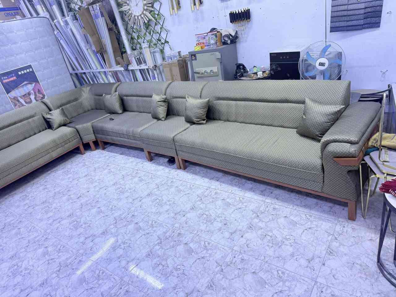 ديوان 10 مقعد 350 الف معرض ضياء
***********
