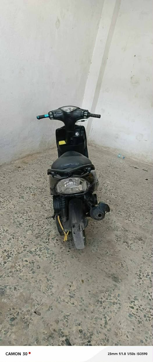 دراجه ماكس نضافه كدامك عدله عنواني بغداد حي ور سبع قصور  شلعه ومعدل
***********
السعر 425 وبيها مجال مراوس عادي حسب القناعه
