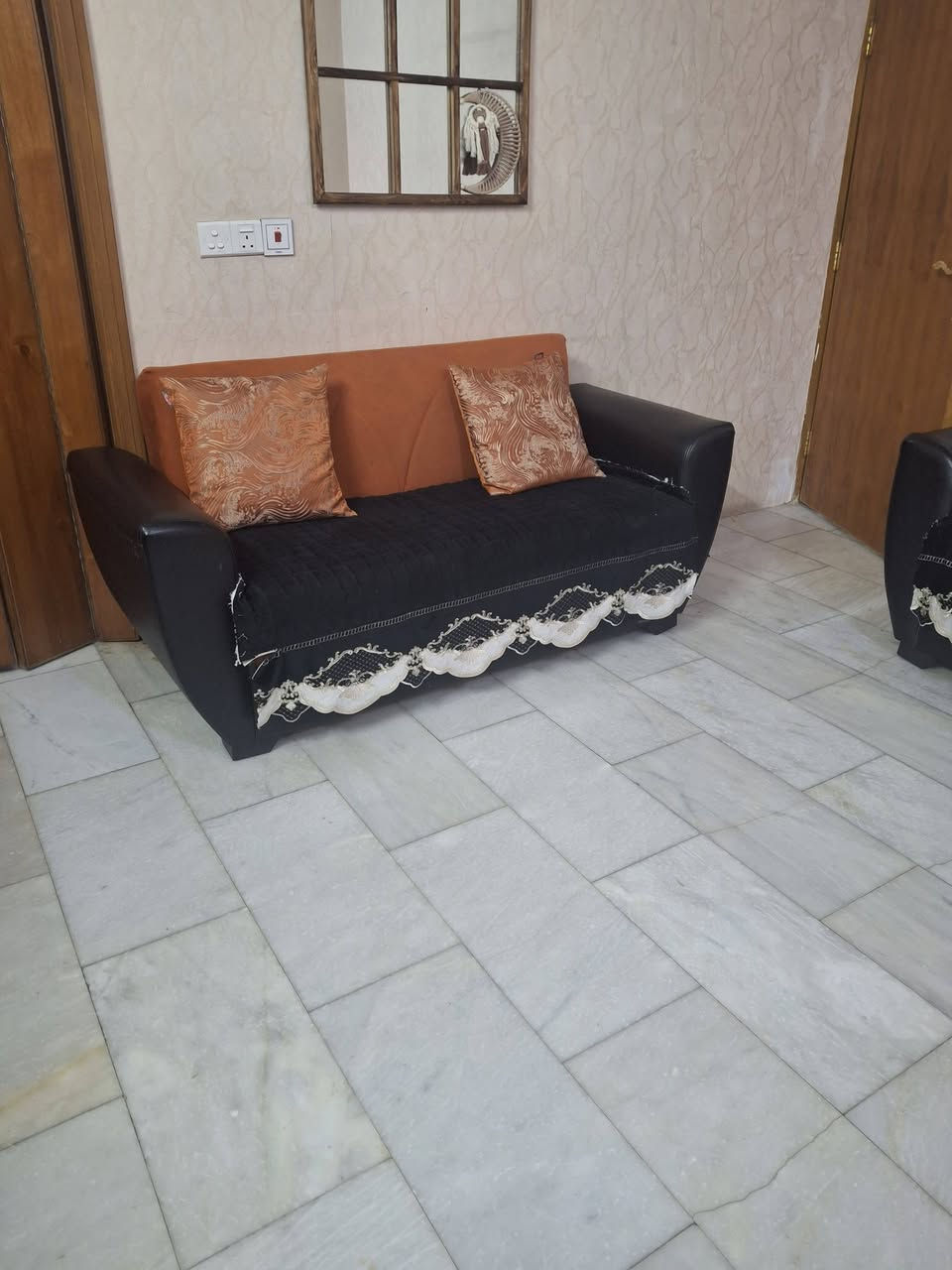 تخم تركي نظيف ١٠مقاعد(قنفتين ٣ وقنفة ٢ وكرسيين ) السعر ٣٥٠٠٠٠دينار للتواصل *********** الحلة
