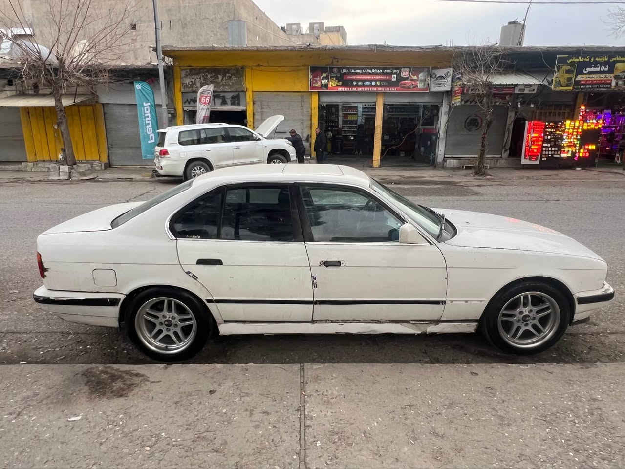 bmw e34 1987  520  ger 3adey raqm slemani sayarak bey keshey ta7awel xarama ba shart tabret garm esh akt esta whely 3adey la zhera 40 waraqa majl
***********
*********** السليمانية, العراق
