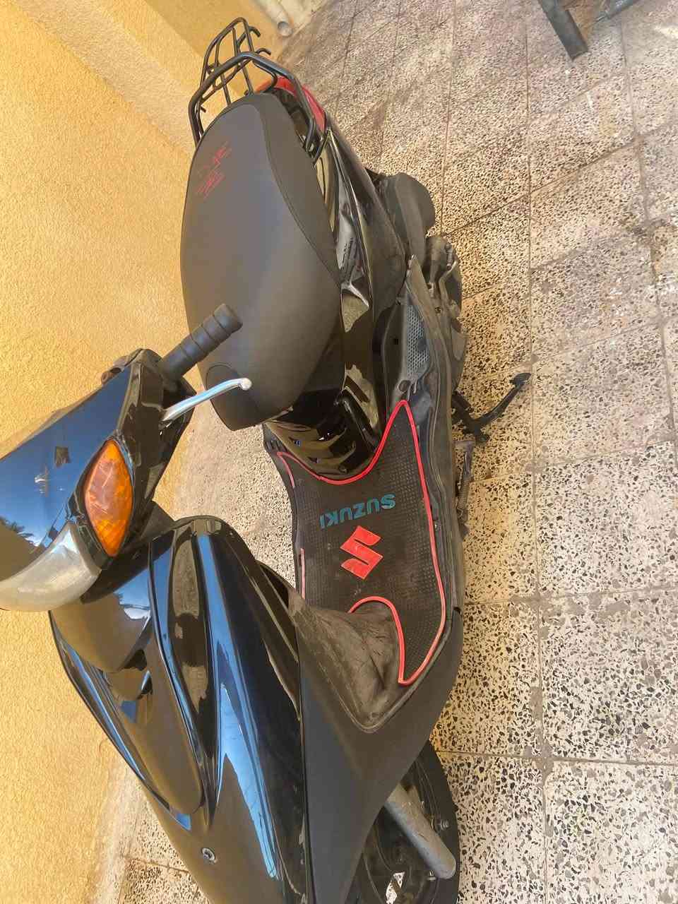 سلام عليكم دراجه بريز اكزز ياباني دراجه مثل مواضحه بصوره نضيفه  كفراتها ودوشمه  كشن حلوه دراجه مابيها شي تعال وشغل دراجه ناعمه حلوه مال شغل سعر600وبيها مجال لطيبين رقم ***********

