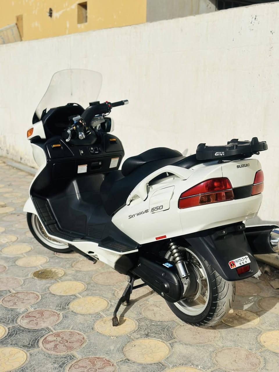 من رخصه الادمن
سكاي ويف 650 فول مواصفات واحد عله واحد موديل 2012 شاشه حمره ماشيه 28 حقيقي مكان الدراجه واسط / كوت للاستفسار الاتصال عله *********** الدراجه كفاله عامه من كلشي كير ومكينه وكفر
