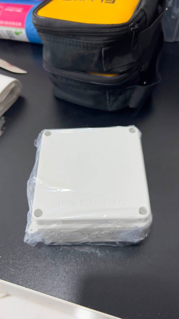 بوكس بلاستك  IP65 100×100×70

عدد 43 

السعر 85 الف 

للتواصل واتس اب :***********
