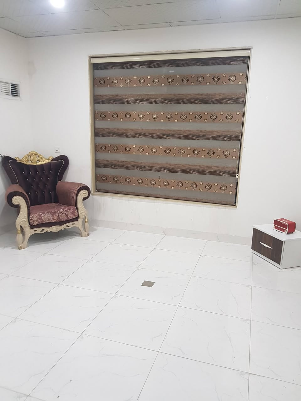 🏚️شقةغرفتين وصالةللإيجار الدائم🏡
للإستفسار واتساب*********** 
/أربيل/شارع100/المربع الذهبي/
/بارك32/سايدن جودت الاسعدي/
