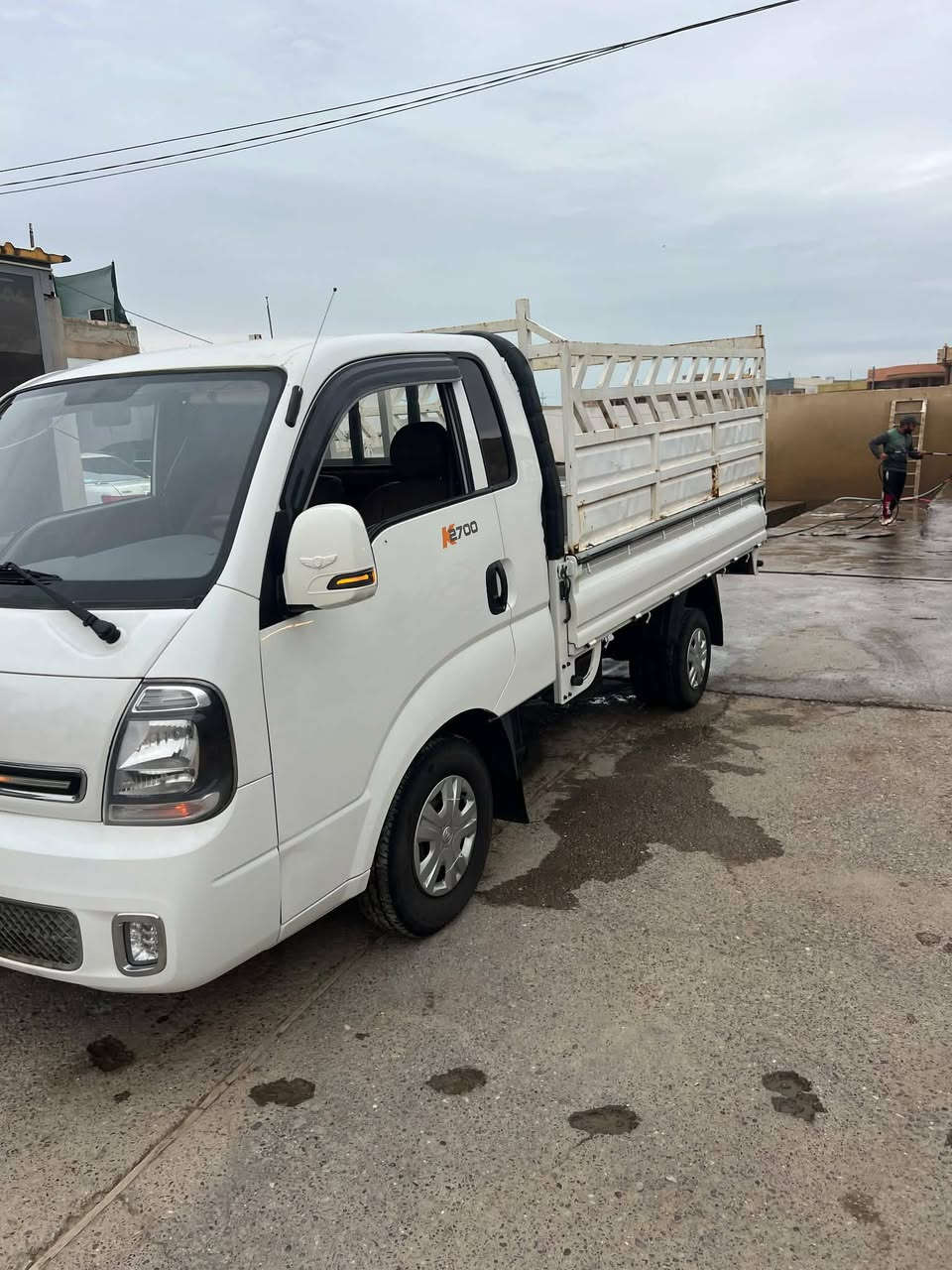 السلام عليكم 
كيا حمل للبيع موديل 2022 مكفوله كفاله عامه
رقم صلاح الدين   مكان السيارة الشرقاط اجميله
كير ومحرك شرط ‏‪
تواير وصدر جدد
ملاحظه السيارة احلى من الصوره 
رقم صاحب السيارة  ‏‪0 782 417 5125‬‏
