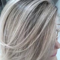 للاستفسار والحجز: 07712345678"