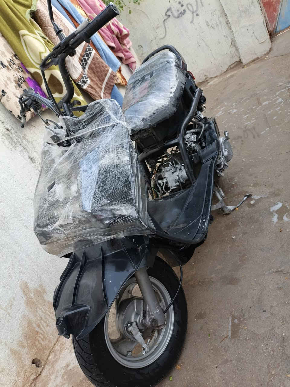 سلام عليكم شباب فراشه 140 لبيع دراجه تعبانه سلف جديد تواير جديد هيكل مكفول من ضربه كهرباءيات شقاله وكفوله عشارءرين  دراجه عطلت ماعرف شعبيه شنو عطلهء من المكينه لسهر 175الف قفل رقمي واتساب *********** المكان بصره سفان
