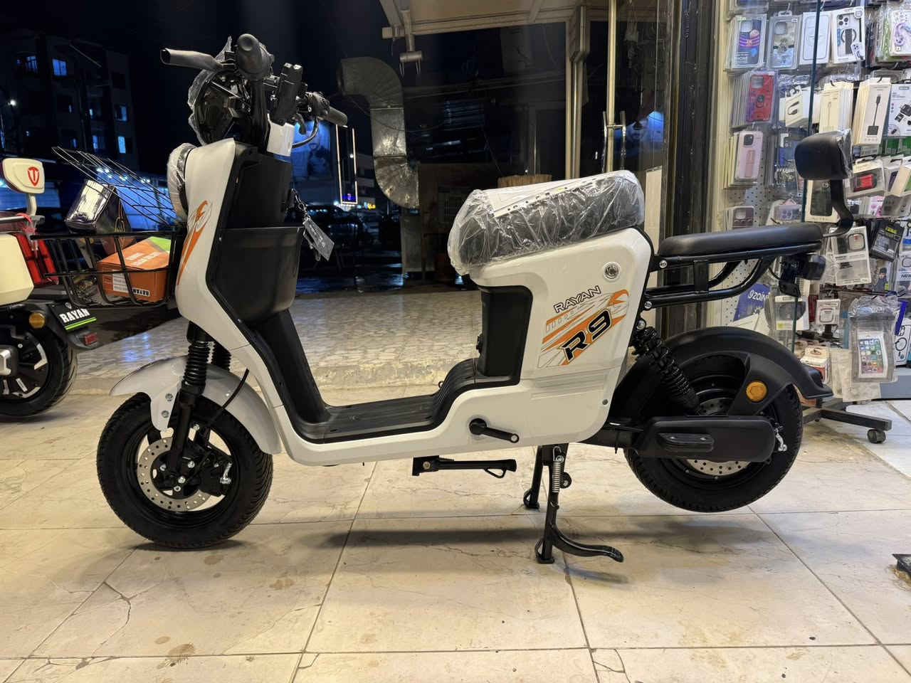 اقوى سعر بالنقد وبالقسط وبدون مقدمة 🫨🔥

دراجة ريان R9 اعلى مواصفات VIP متوفره باللون ⚪️⚫️🔴
وكالة جديدة ضمان سنة كاملة بالدراجة. 
صور وتفاصيل الدراجة بالمنشور.

سعر النقد 590
سعر القسط 71 الف على 10 اشهر بدون مقدمة.

عنوان اعظمية سبع ابكار سوق السمكة مقابيل دائرة الكهرباء.
*********** متوفر واتساب
