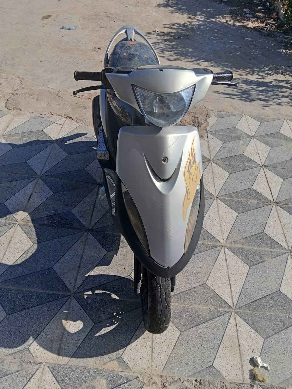 سلام عليكم
دراجه ماكس عدله.  دراجه نصيفه ومابيه اي شي مكينه بلادي ما مفتوحه على فحص سعر 550 وبيه مجال 
***********
