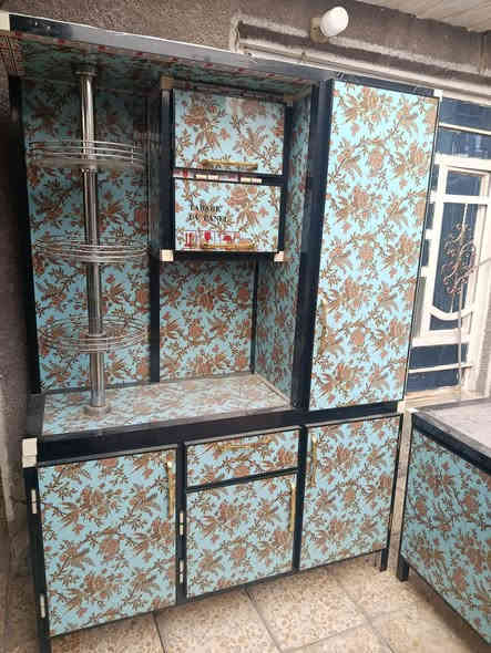 كاونتر تفصال جديد غير مستخدم للبيع السعر250 الف فصلته ب350 الف دينار العنوان الإصلاح قرب تكية سيد علاء الموسوي تلفون ***********
