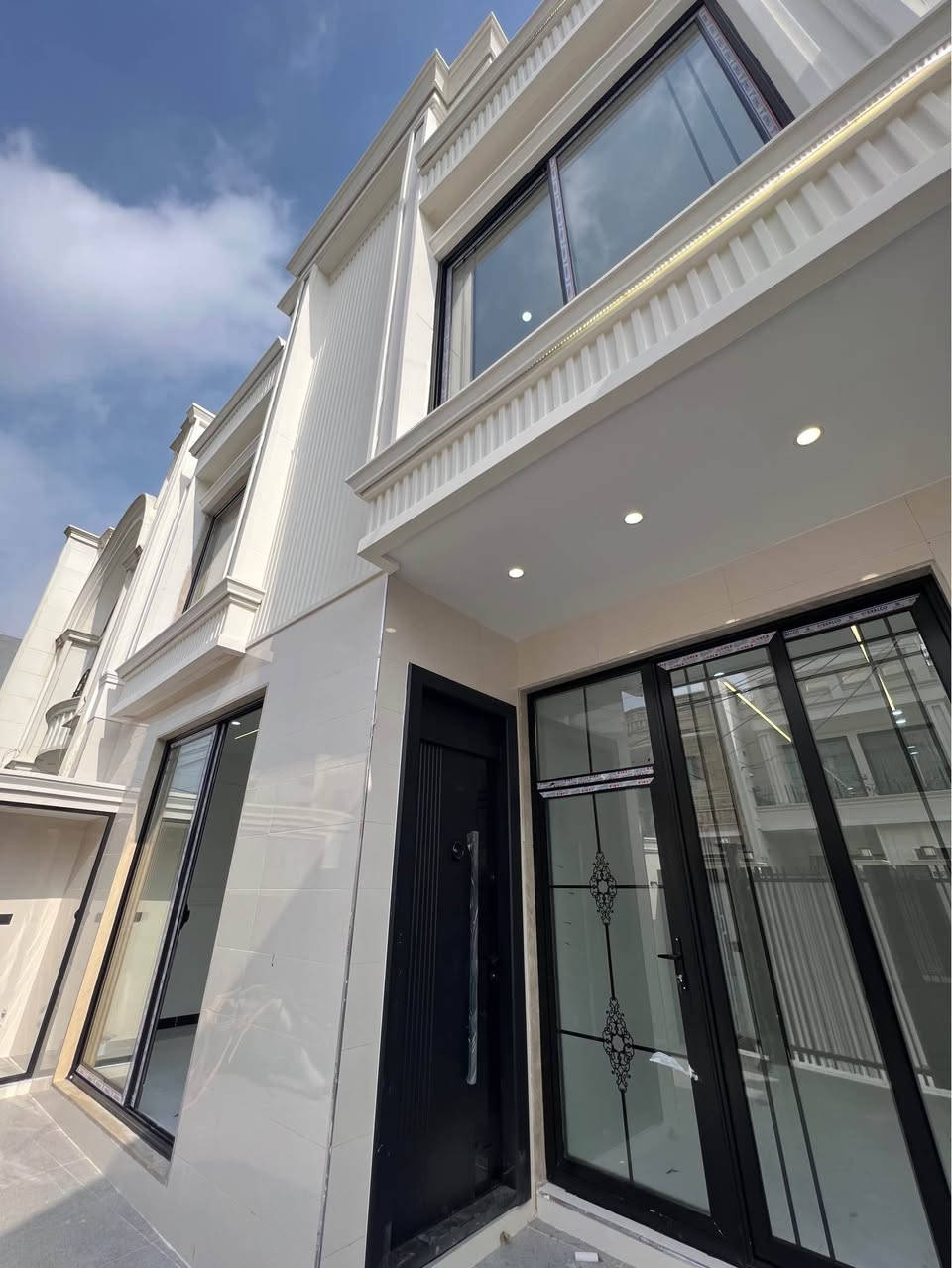 💥🎯#نرخی گونجاوە  ||#سعر مناسب VIP   
🏦#خانوو  تاپۆ   🌲مقابل شارع 12متر 🌲 || لەموقیعی باش || فول كوالێتی || بۆفرۆشتن 
🌍#شوێن || هەولێر || گەڕەکی ئازادی  ||نزيك شةقام 60 متري
🧱#ڕووبەری||  130 متر 🌲    
🗄#پێک هاتوەلە||  5 ژوری نوستن مطبخ  وطبخ عمل و 2 هۆل و   2 حمام   بیتونە 
💰#نـــرخ   
📠#بۆ پەیوەندی کردن
📴فایبر واتساب***********
📴اسيا***********
ـــــــــــــــــــــــــــــــــــــــــــــــــــــــــــــــــــــــــــــ
🏦#بيتين_130متر___شارع12_طابوو__  🌲🌲  ||موقع ممیز  || فول موصفات   || للبیع قريب شارع 60 
 🌍#الموقع ||  اربیل|| حي ئازادی | 
🧱#المساحة || 130  متر      
🗄#یتکون بیت || 5 غرفة نوم مطبخ  مطبخ عمل و ۲ صاله  و 3 حمام بیتونە  
💰#الســعر   
📠#للاستفسار اتصلوا ........
📴فایبر واتساب***********
📴*********** اسيا

📞للتواصل
📸 السعر والصورة متوفرة على قناتنا الرسمية في التليكرام 👇
🔗 https://t.me/bashdarsleman445
تابعنا الان وشوف احدث العقارات يوميا ع الصفحه الرسميه في فيسبوك
🔗https://www.facebook.com/share/1HPVCGBVGS/?mibextid=wwXIfr

📞 تواصل مباشر واتساب أو اتصال:
📱 ***********
📱 ***********

#عقارات_اربيل #شقق_للبيع_اربيل #بيو_لبيع_اربيل  #فلل_للبيع_اربيل #مجمعات_سكنية_اربيل
 #عقارات_كردستان  
#استثمار_عقاري_اربيل #عقارات_بغداد_سليمانية_اربيل  #عقارات_شمال_العراق  

⬅️ الأسعار والصور داخل القناة… لا تفوّت الفرصة

تابعنا الان وشوف احدث العقارات يوميا 🏘️
https://t.me/bashdarsleman445 أربيل, العراق
