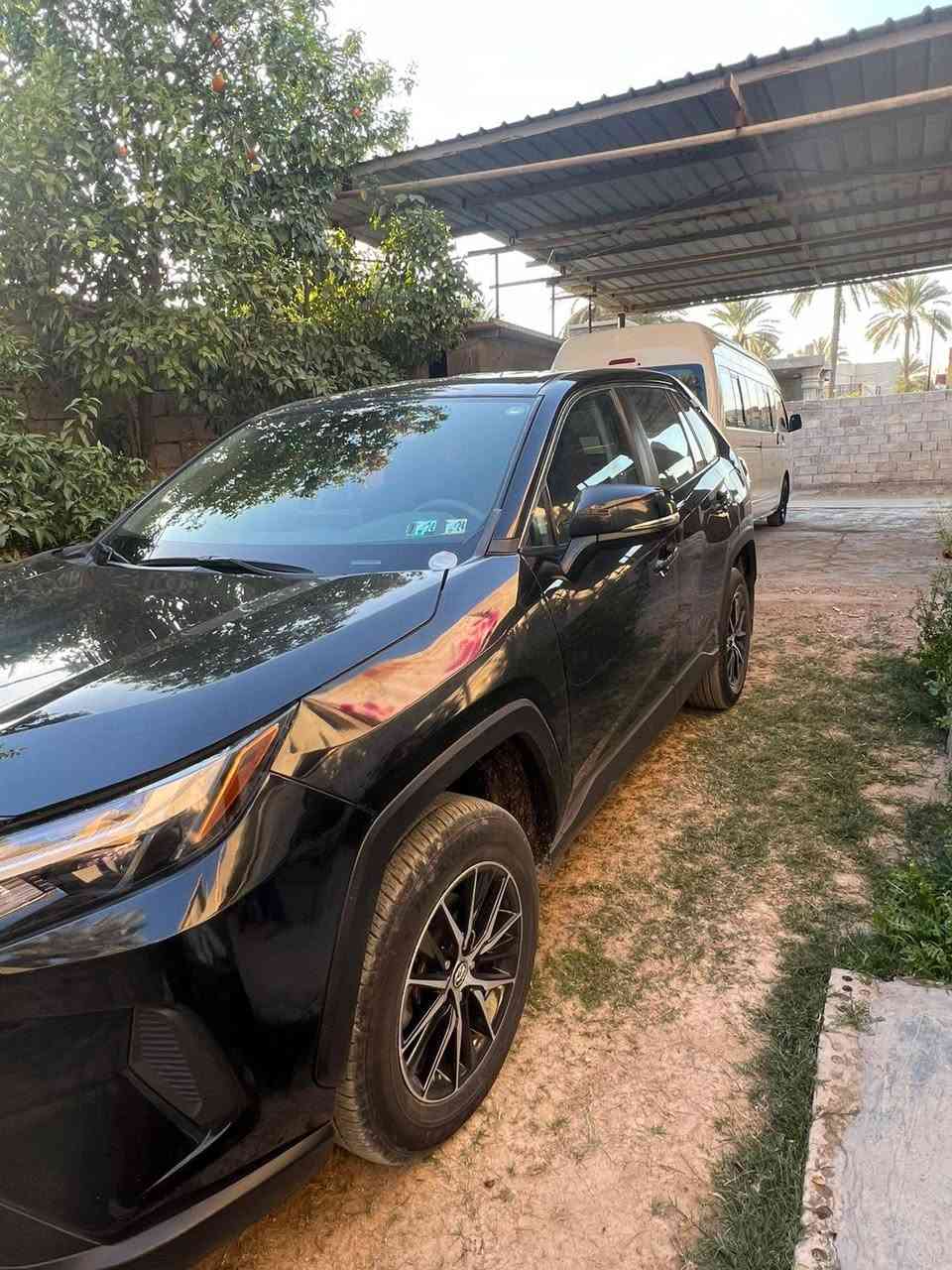 راف 4 موديل 23 مواصفات LE  مكينه 2500 بانزين فقط مكاني بغداد المدائن لتواصل *********** 
باقي التفاصيل داخل الصور.
