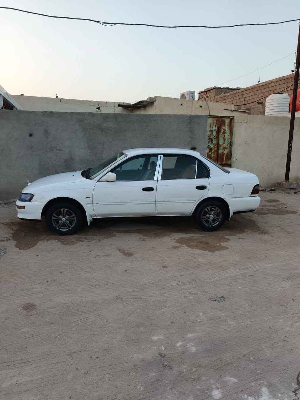 أقر المنشور قبل الاتصال🔃السلام عليكم سيارة كورلا موديل ١٩٩٣ بصره رقم إنجليزي بأسمي سنويه مجدده ال٣١ سيارة جديده مكفولة من الگص والنقل الجثه والضربه  مال جناي تقفيل سنتر لوك سايد ابريك كهربائيات شغاله طخم تاير مكينه وگير كارتون تبريد ثلج  ❄⛄السعر ٤٧ وبيه مجال لطيبين مكان السيارة بصره سفوان أنا مكلف بنشر وهذا رقم صاحب السيارة ***********
