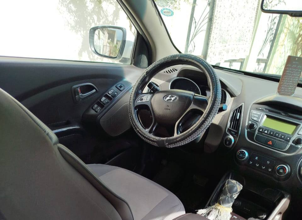 هۆندای تۆکسۆن 2015 گێڕ تۆماتیک  
قفڵ مەرکەزی ڕەنگ سپی 
220000 کم رۆشتوە
بۆنیت بۆیاغە ، چاملغی پێشەوەی لای سایەق کراوەتەو 
یەک پەڵە ساردە ، چاملغی پێشی لای سەکن 
یەک پەڵە ساردە  ، پێشی لای سایەق 
کەمە دەعمێکی هەیە 
گێر و مەکینە بەشەرت 

سعر : داوای بکە لە کۆمێنت ڕاستەوخۆ بۆت دێت 🤖 

زۆر بە جوان و خاوێنە ماوەتەوە 
سەیارە هی خۆمە سەنەوی بەناوی خۆمەنوێیە تا 2030 

بۆ زانیاری زیاتر پەیوەندی بە خاوەنی 

***********
***********
