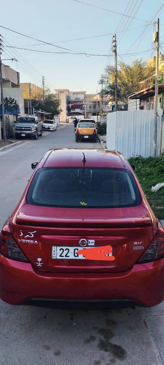 نيسان فيرسا 2018 SV
لون ماروني مميز 
مواصفاته معروفة 
قطعتين صبغ بنيد وجاملغ بخ فقط  بدون دواخل بدون معجون موجوده صور الحادث 
كير جديد بعده بالضمان 
مكينه مكفوله
صدر جديد
تبريد خير من الله
السياره مناقصها برغي 
سنوية لل 2030  هزة جديد 
رقم اربيل سنويه باسمي 
سعر 88 بيها مجال بسيط 
*********** 
مكاني بغداد حي جهاد حي الحسين

السياره احله من الصور وانضف
