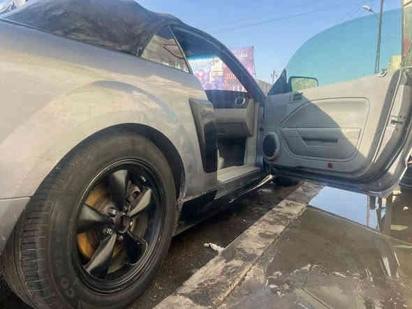 سلام عليكم شباب سياره موستك موديل ٢٠٠٧ بغداد سياره حولو بس بيه كير كايم مكينه جديده وسعر ٤٥ وبيه مجال *********** مكان السياره البياع
