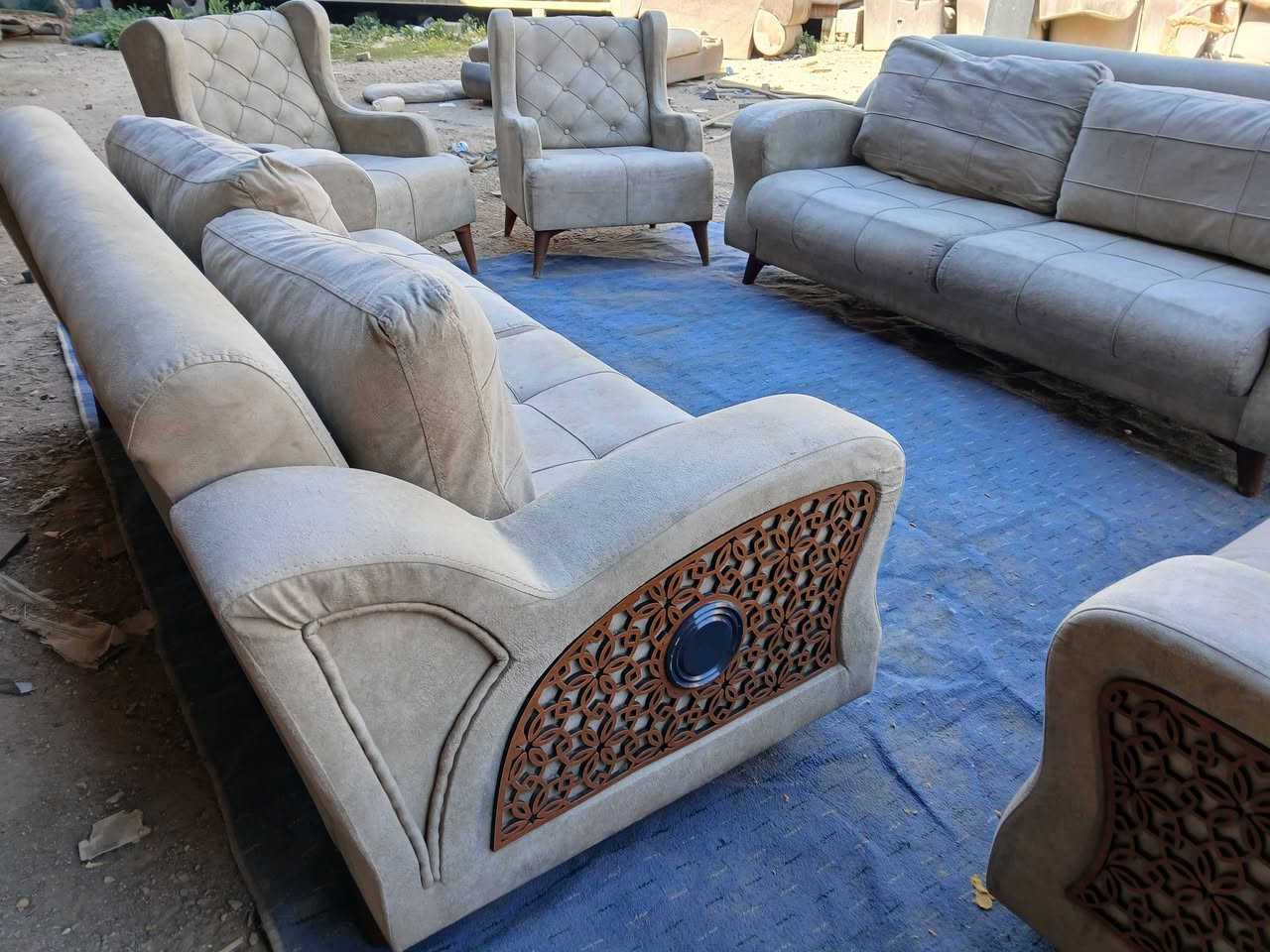 تخم ١٠مقاعد باله مستخدم تركي ماركه اصليه سرير مخزن هيكل حديد المراسله خاص أو واتس اب للاستفسار ***********
