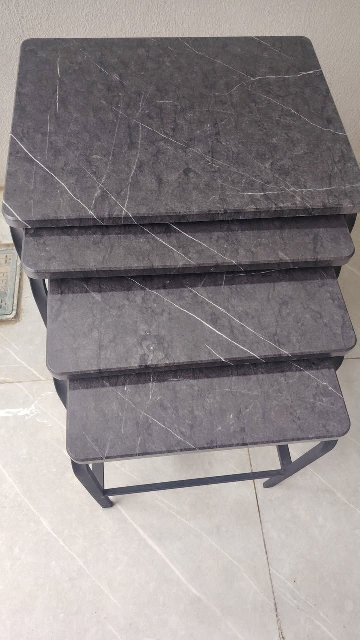 ميز طبله جديد  للبيع اي عيب مابيه
سعر ٥٠ الف رقم موبايل ***********
