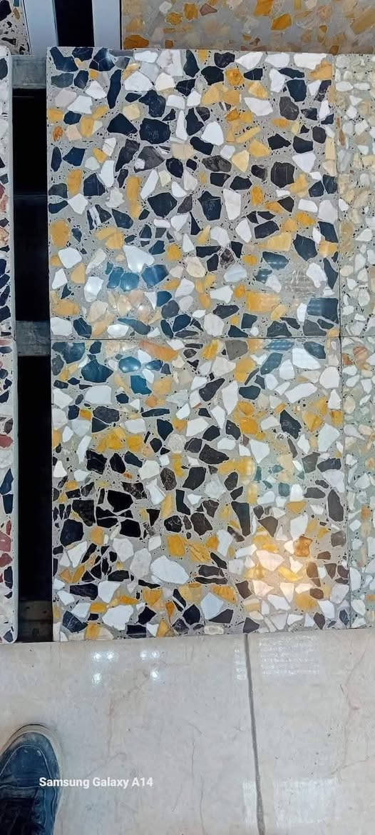على بركة الله يتوفر لدينا جميع انواع الكاشي الموزائيك درجة اولى قياس 40+40
وجميع انواع الاشتايگر الخاص للسطوح مع كادر عمل متكامل كرسته وعمل.... 
سمنت ابيض تركي بسعر الجمله..... للاستفسار اكثر الاتصال على الارقام التالية متوفر وتساب 
☎️***********
☎️***********
