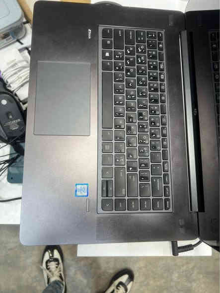 Hp zbook g3 
جهاز work stations slim
نحيف وخفيف وقوي
كوراي 7 جيل 6 فئة HQ القويه
رام 16 بالتقنية الحديثة DDR4
ذاكرة 512 نوع ssd السريع
كارت شاشة خارجي 4 كيكا انفيديا m1000
حجم شاشة 15.6  بدقة عالية الوضوح لمسFHD
كارت شاشة داخلي 8 كيكا انتل داخلي HD530
شغال كامل نظافة عالية ضمان  من اي خلل
بطارية ٣ ساعات الى 6 ساعات

يفيد مهندسين مبرمجين وجماعة المونتاج وطلاب الهندسة والمصممين الي عدهم شغل 3D
 يفيد العاب متوسطة
يفيد للرسم الهندسي والاوتوكاد والماتلاب و3D max  
يفيد الناس الي تريد جهاز قوي بالاداء خفيف بالوزن
يفيد تعلم ودراسة التصميم الداخلي ، وهواي بعد 
اي سؤال او استفسار واتساب موجود 
***********
قطعه وحده خابرني وتدلل

توصيل ٥ الاف لكل المحافظات بغداد
