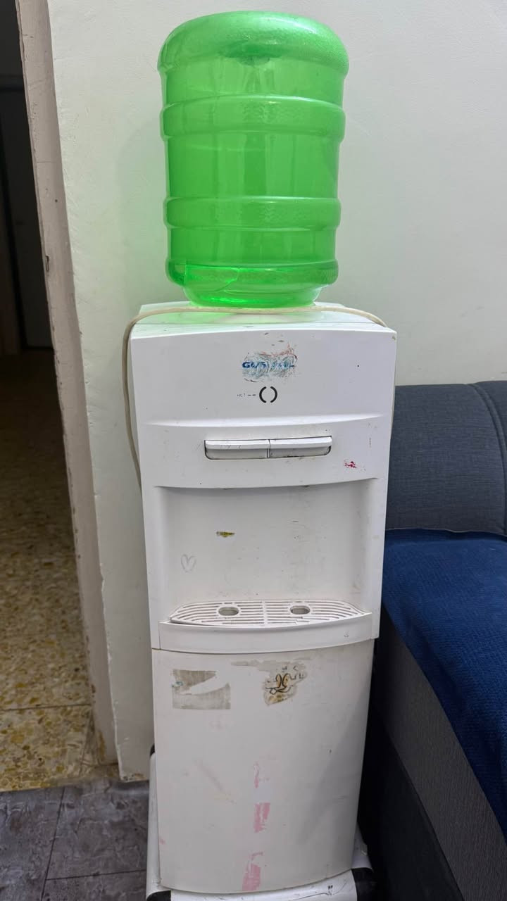 للبيع براد ماء حار وبارد بحالة جيدة

للبيع براد ماء حار وبارد، يعمل بكفاءة ممتازة وجاهز للاستخدام مباشرة، مناسب للبيت، المكتب، المحل، أو أي مكان يحتاج إلى ماء بارد وحار طوال اليوم.

المواصفات:

* ✅ ماء بارد وحار.
* ✅ يعمل بشكل طبيعي ولا يحتاج إلى أي تصليح.
* ✅ استخدامه بسيط وسهل.
* ✅ هيكل متين وحجمه مناسب ولا يشغل مساحة كبيرة.
* ✅ مناسب لجميع قناني الماء القياسية.

💰 السعر: 40
📍 الموقع: البصرة – الطويسة البصرة, العراق


**إذا كنت صاحب هذا الإعلان وتريد حذفه لأي سبب، رجاءا أرسل رسالة إلى الدعم الفني**