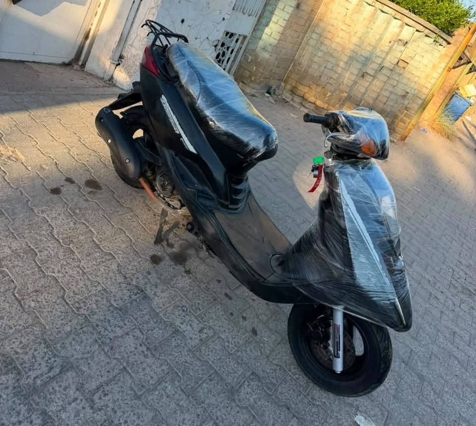 السلام عليكم دراجه 140 بريز 
دراجه نضيفه مال رمبه
برغي ممفتوح بيه 
كهربائيات كله شغاله 
الدراجه نص نكره سلف هندر 
مكاني بغداد الكريعات 
***********
