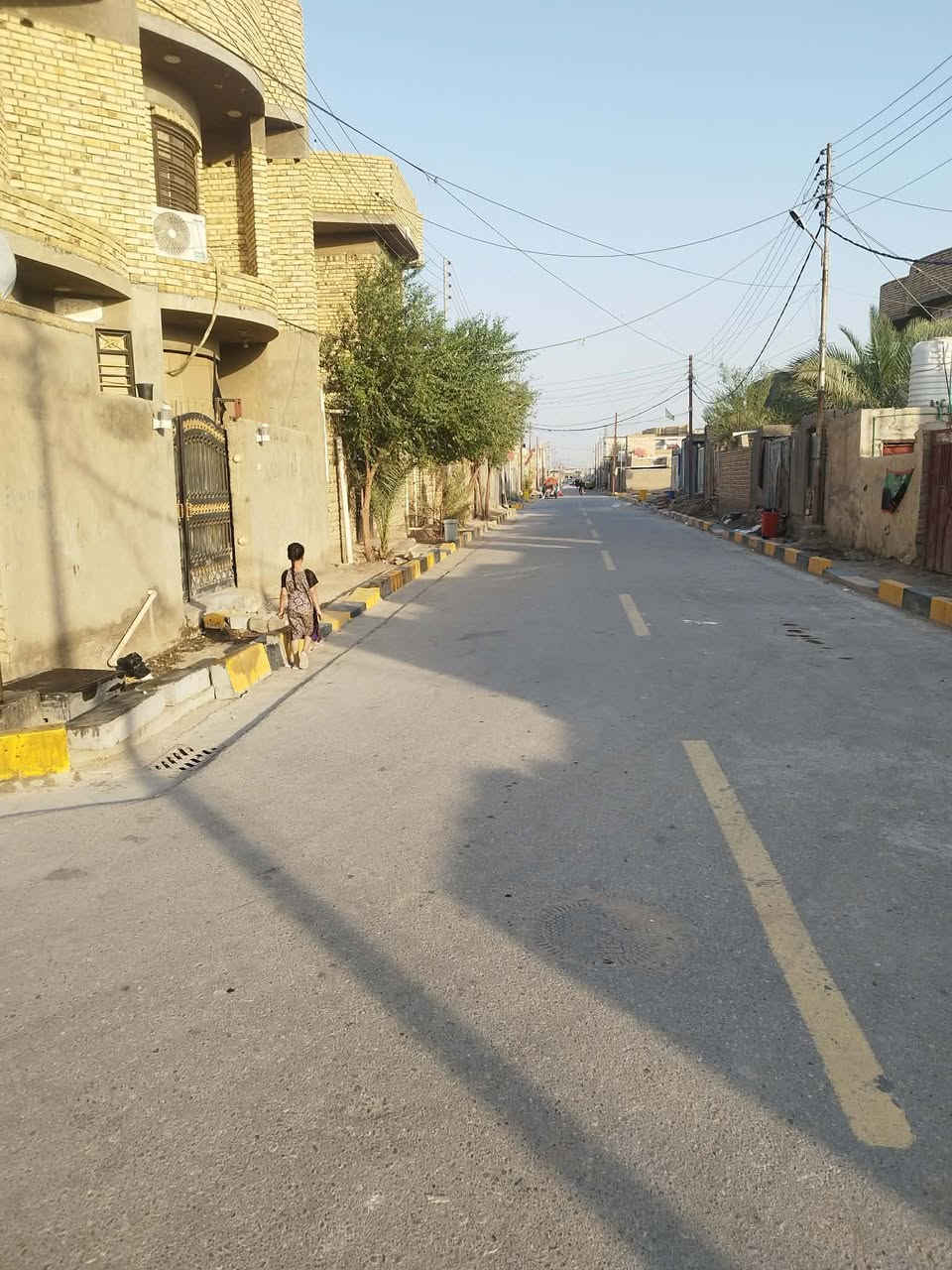 مساحه ٢٠٠ م  علمآ بناء البيت ٢٠٢٤ جديد كلش 
التفاصيل غرف ٢ + مطبخ + صاله + ديوانيه + صحيات داخليه وخارجيه   المكان حي العسكري شارع المستوصف قرب شارع الامام علي 
لاستفسار على 
***********
***********
