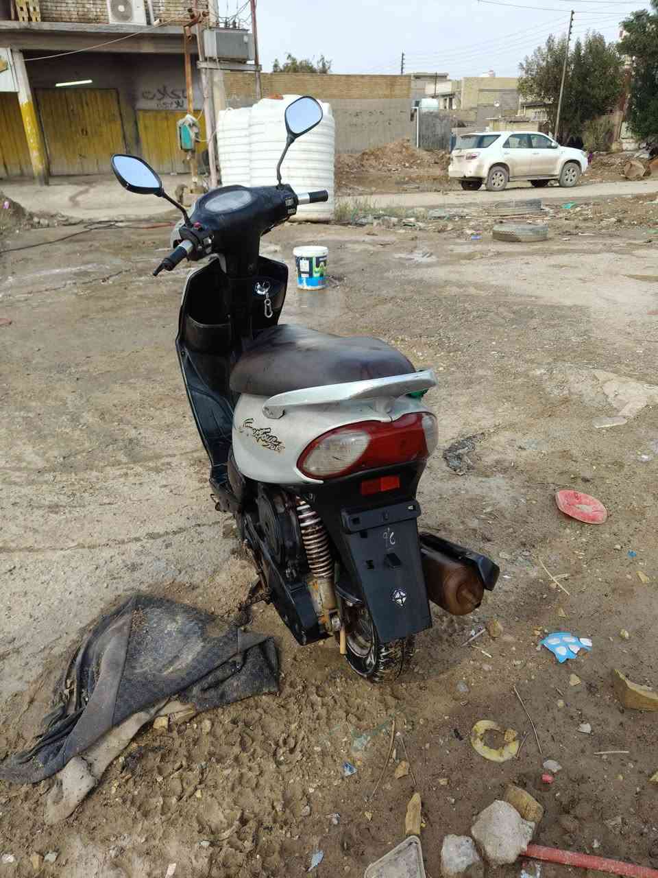 السلام عليكم دراجه للبيع ماكس قشجه شغاله من كل النواحي سلف هندر بوشه 56 زاد كلج امامي وخلفي رياضي تجي شوفه يلا تاخذه السعر 450 وبيه مجال الشراي ***********
