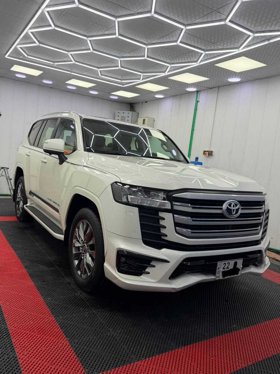 تويوتا لاندكروز  2024لمتد
LAND CRUISER 
المواصفات: خليجي  فول مواصفات ١/١
السيآرة مكفول من الصبغ البآرد التبديل 
سلايد(فتحة قمارة)
ماشيه 60.000 الف
4 كامرت 360
6سلندر محرك (4000)
كرسي اثنين كهرباء
شاشة اصلية تطبيق 
تشغيل عن بعد
#صندوك_كهرباء
دبل ماوس
دوسات ليزرية كتابة LAND CRUISER
فول تحكم استيرن جهتين
إستيرن صاج 
دواخل صاج
ثلاجة
نظام اقتصادي بانزين ECO
دبل حساس (امامي+خلفي)
دبل لحية (امامية+خلفية)
مري كهرباء شفط
اشارة بالمري
إشارة تمشي
بك لايت ضبابي
زراك لايت
مدخل 
‏BLUETOOTH 
‏AUX
‏USB 
‏HDMI
‏I pod
الاستفسار ***********
