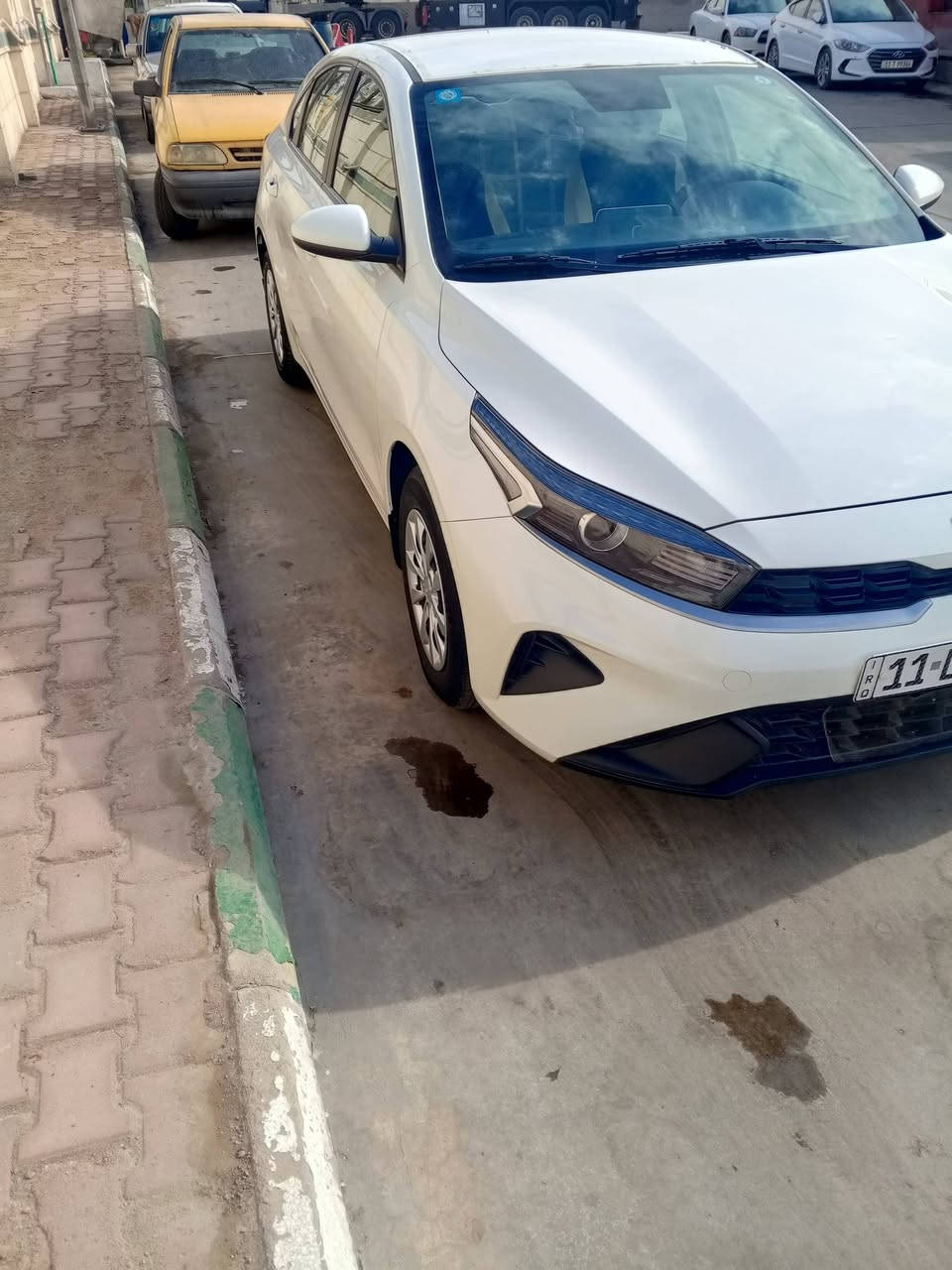 سيراتو خليجي2024 رقم بغداد بسمي
مكفولة من البارد والصبغ محرك 2000
 داخل لونين ماشية 34, الف السعر182
***********
*********** مكان السيارة بغداد
