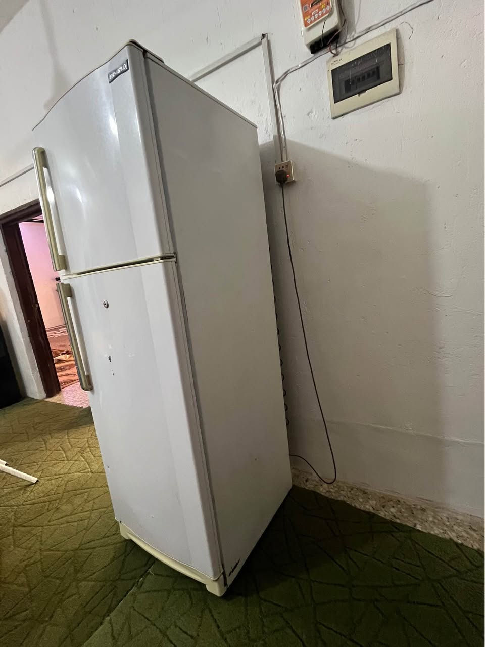 ثلاجه كبيره الحجم ٢٠ نضيفه وشغاله وعلى الفحص سعرها 180 وبيه مجال المكان نهايه الشعله منطقه الدهله *********** بغداد, العراق
