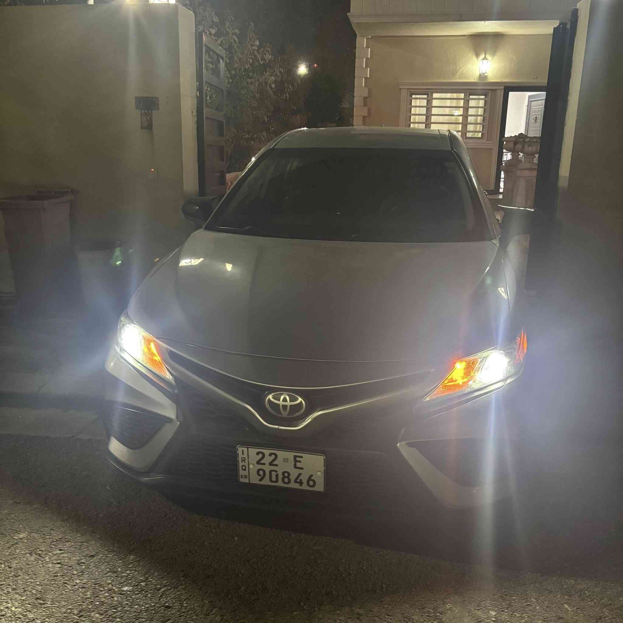 السلام عليكم 
كامري 2021 
مواصفات se 
ماشية 156.000 
ضرر باب و جاملغ الورا جهة السكن وبيها حالوب خفيف 
السونار مرفق بل منشور 
السعر 185 وبيها مجال بسيط
المكان اربيل 
رقم الهاتف ***********
