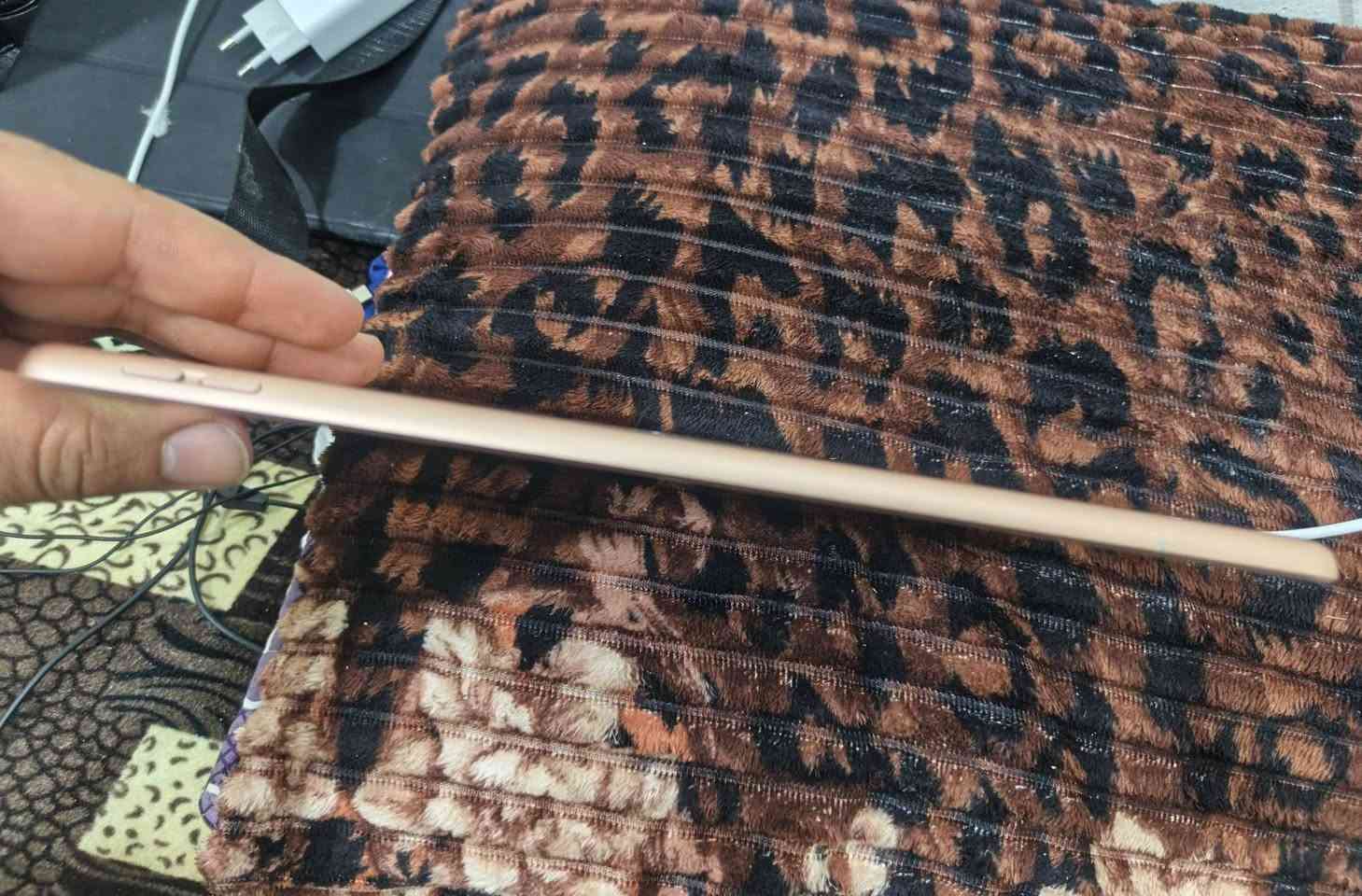 ايباد 8 اذكره 128 ايباد نضيف كامل ملحقات تجي تفحص سعر175 رقمي ***********
