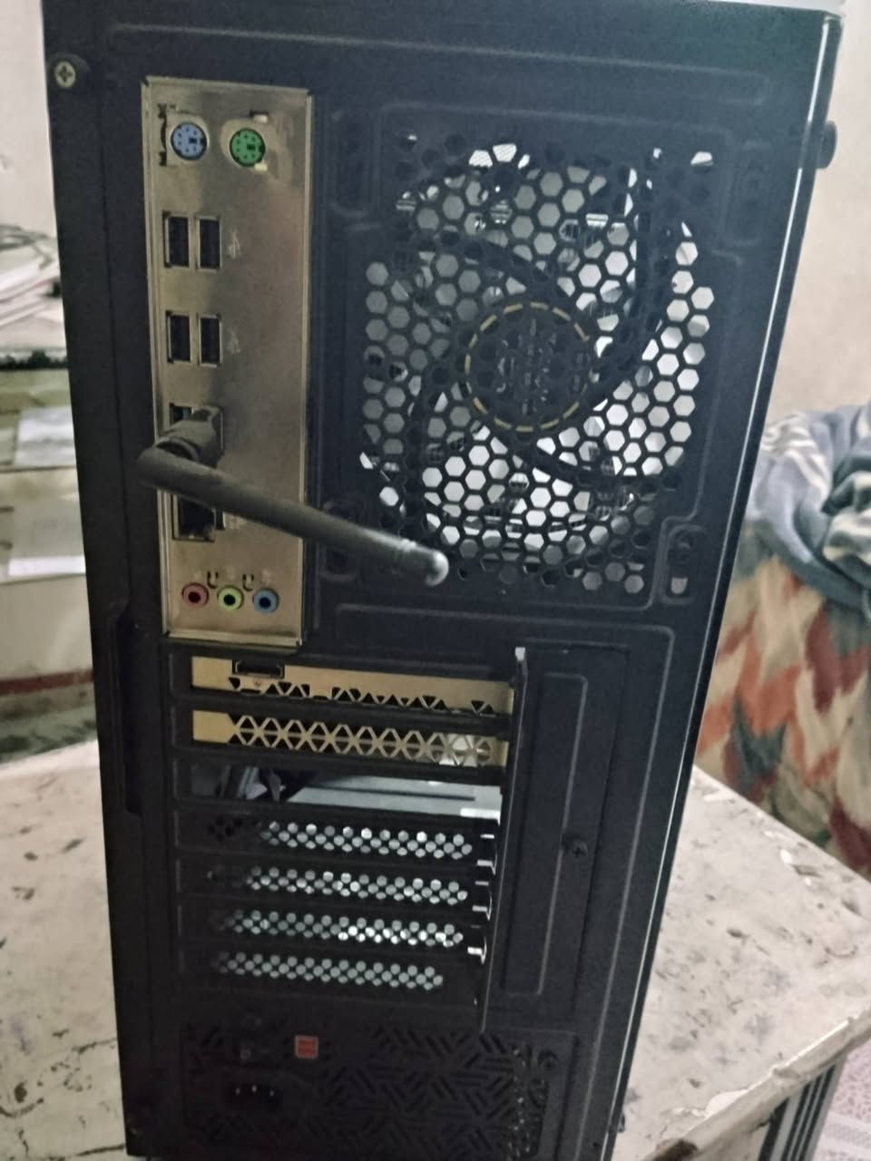 pc للبيع
السلام عليكم عندي هذا البيسي للبيع فقط كيس 
المواصفات 
كرت الشاشة rx580 8g
معالج من زيون 
الرامات 8x2 ddr4 
البور سبلاي 650 
كلشي شغال بي ومابي أي عطل بس ناقص تجيبلة شاشة 
السعر 300 وبي مجال للشراي 
راسلني واتساب فقط ***********
