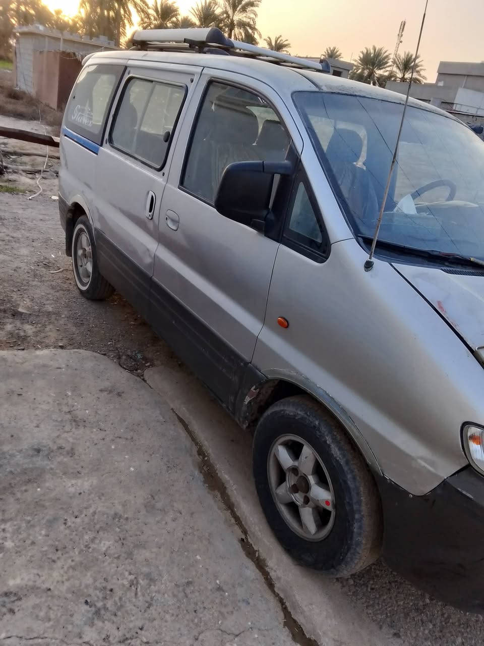 سلام عليكم ستاركس 8راكب رقم بغداد 2002بلاديه جاهزه من كلشي بيع اومراوس حسب الرغبه السعر 63عنوان ديالى ***********
