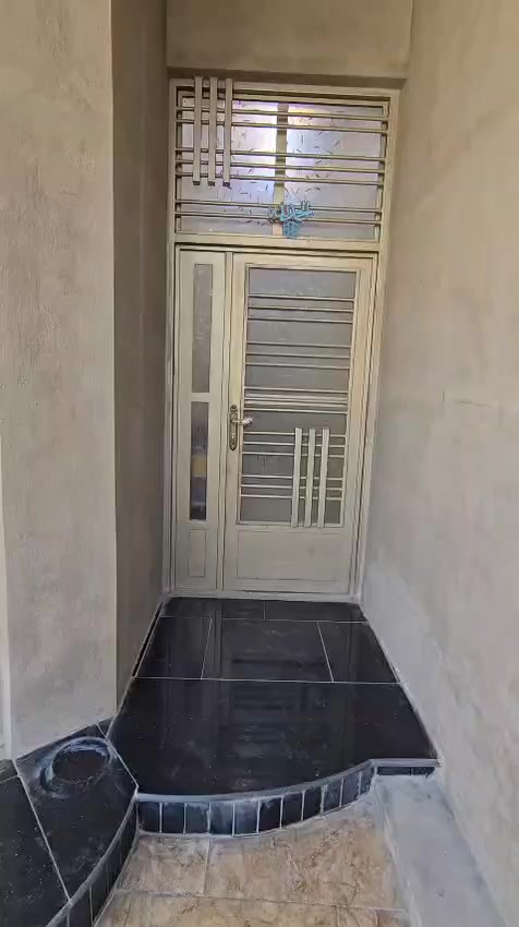 اعلان..  .رقم (310)
دار للبيع طابقين 150 متر بلهياكل الفرات  قرب جامعة المشرق بناء حديث 
واجه (6متر ) نزال( 25 متر )يتكون من مدخلين 
3 غرف نوم &صاله $مطبخ & خدمات.&سطح& 
للاستفسار مراسلة الصفحه📬 اوالاتصال علئ الرقم يتوفر وتساب. 
((((***********))))))
{مكتب الديارللوساطه العقاريه وتعقيب المعاملات وتسهيلها }
((((بأدارة سيد عمار)))))
