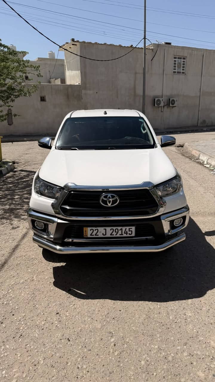 Toyota Hilux
النوع: تويوتا هايلوكس
الموديل: 2025
المشي: 16 ألف كم فقط

المحرك: كاز (بنزين)
الدفع: رباعي (4×4)
الكير: أوتوماتيك

المواصفات: عادية

الحالة: سيارة نظيفة جداً (استخدام شخصي)

الرقم: أربيل (سنوية)
قابلية التحويل: تحويل ثاني يوم

السعر: 39,000$ 

📍 الموقع: البصرة
📞 رقم الاتصال: ***********
